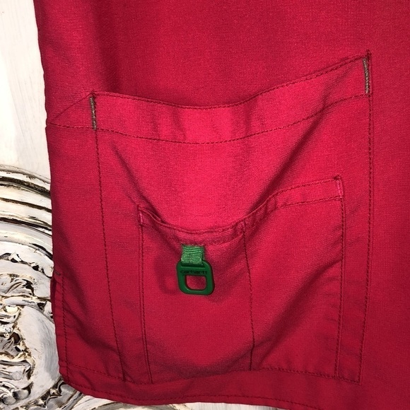 Carhartt Pink Short Sleeve Scrubs Top Size Large - Picture 3 of 6